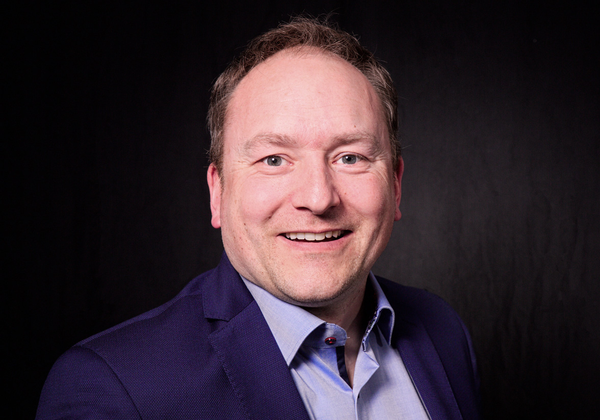 Shop-IQ baut Vertrieb aus