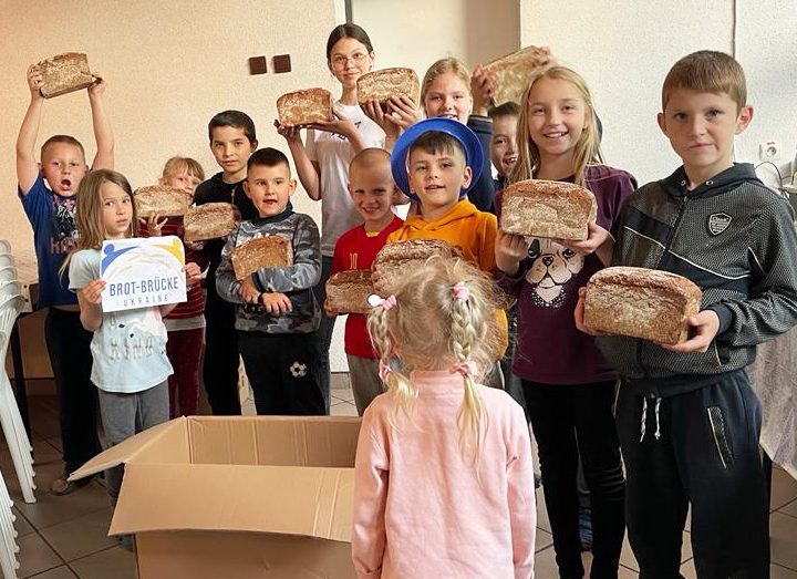Tausende Brote für die Ukraine