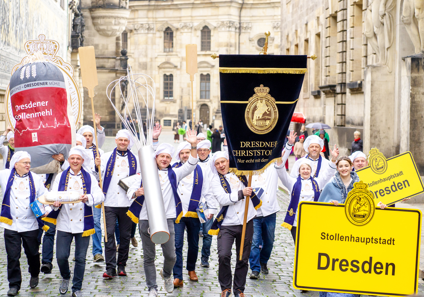 Saisonstart für Dresdner Stollen