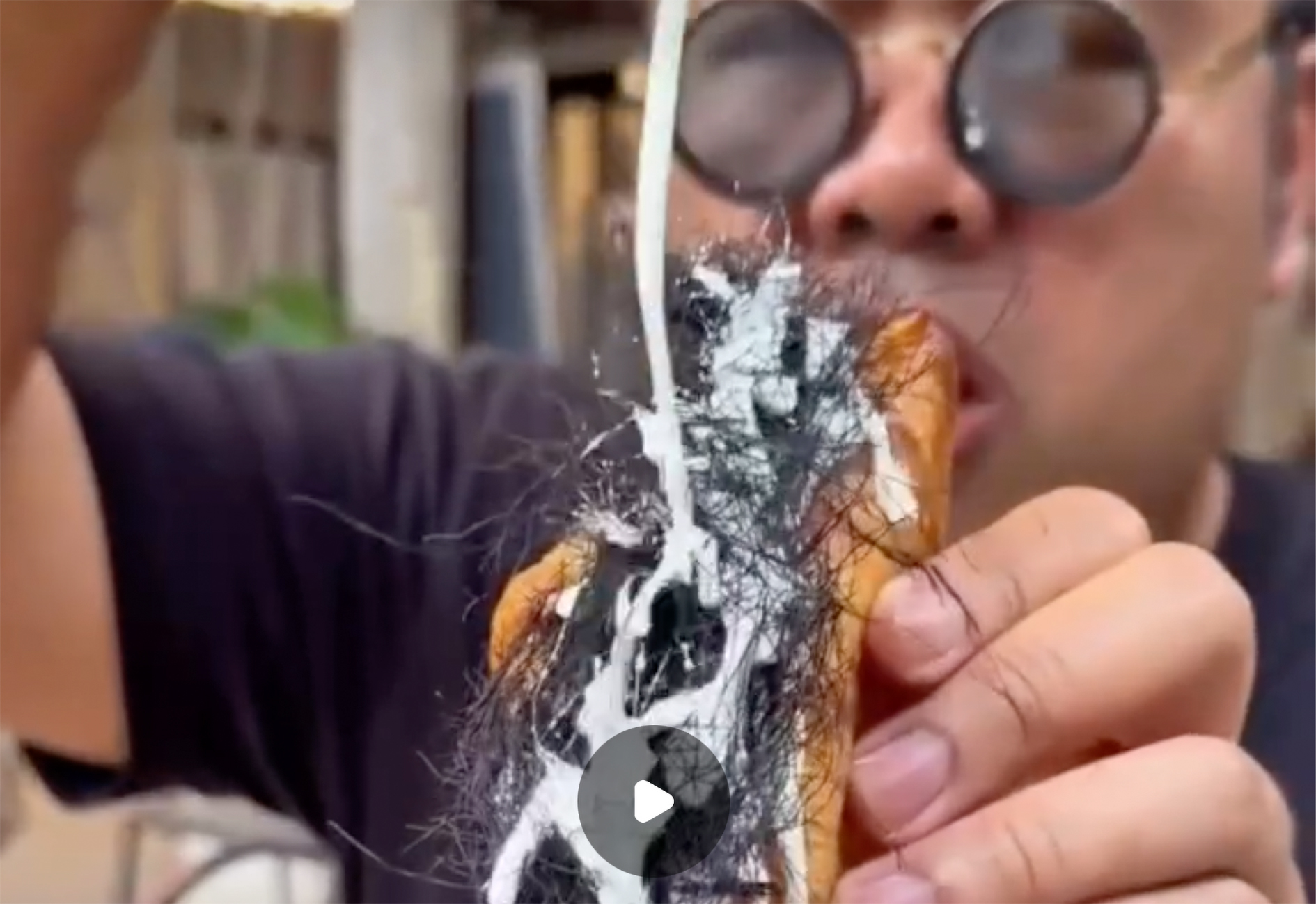 Eigenwillige Croissantkreation