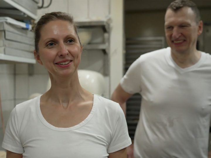 Zur Schule, um Bäckerei zu sichern